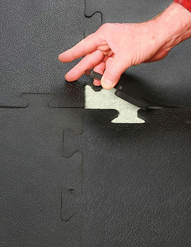 Infinité Piso Comercial 7 mm (+-1mm) 4 lozetas tipo rompecabezas 50x50 cm Negro IF-Piso-N7BLACK